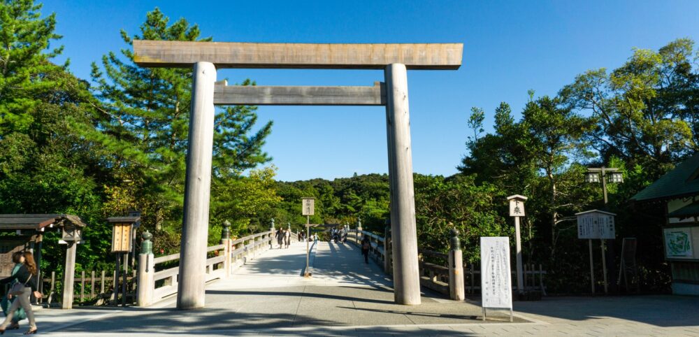 伊勢神宮内宮宇治橋前の鳥居